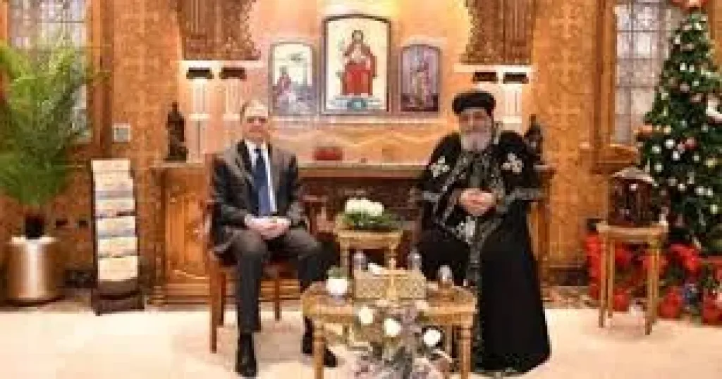 البابا تواضروس يستقبل وزير الداخلية للتهنئة 