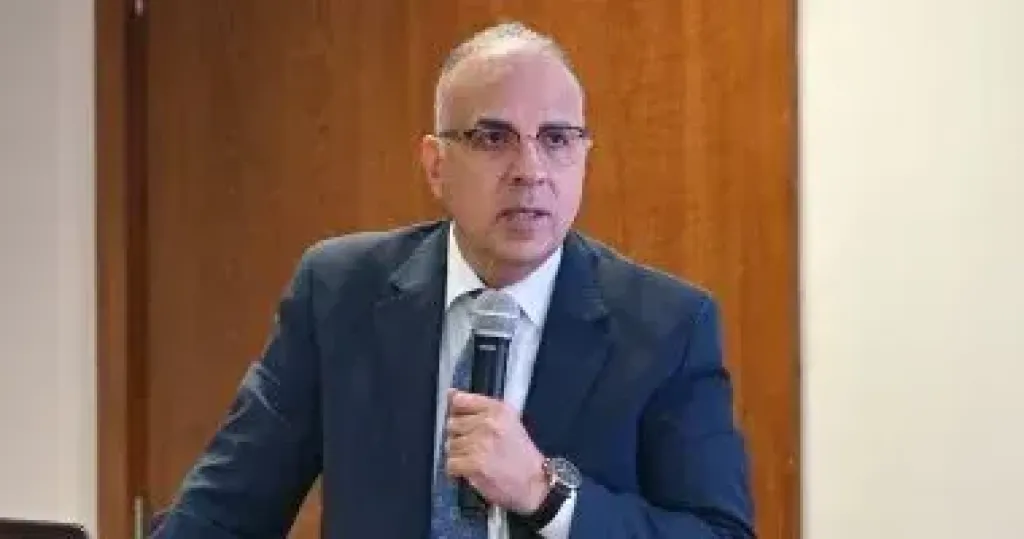 وزير الري 