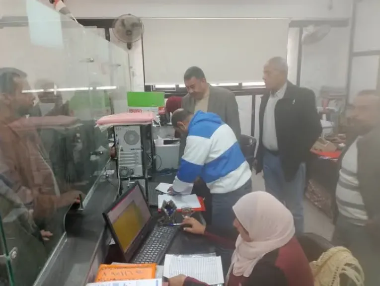 جانب من متابعه 