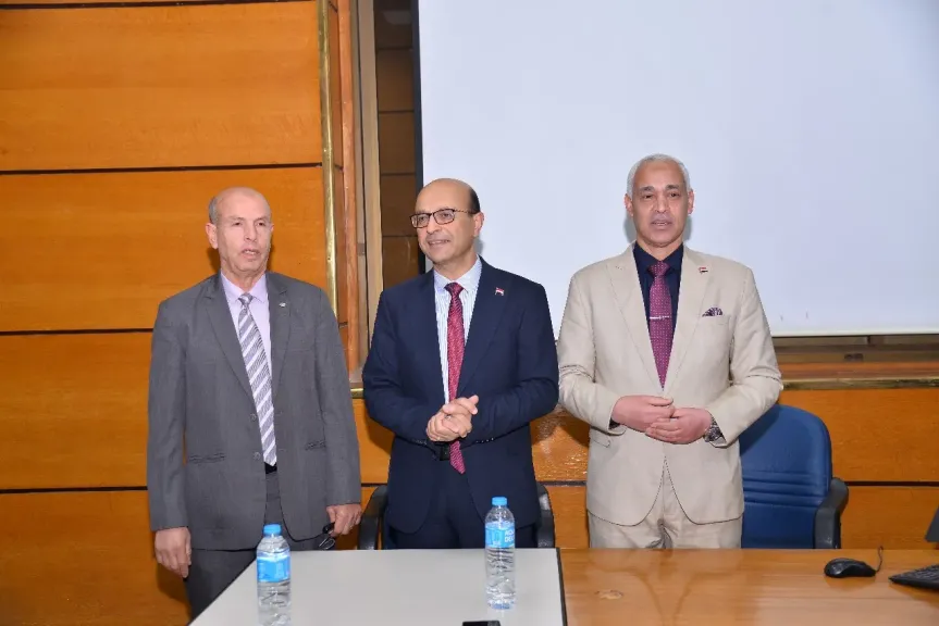 رئيس جامعة 