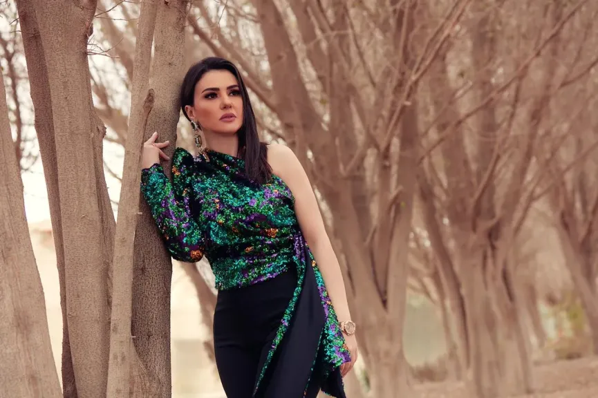 النجمة دينا فؤاد 