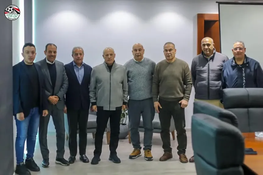 المهندس هاني أبوريدة  مع التوأم حسن