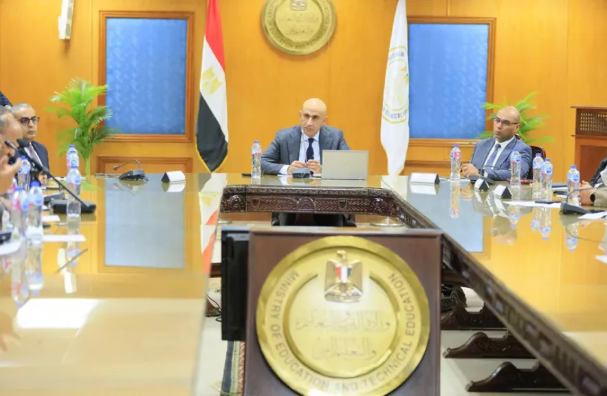 وزير التربية والتعليم يعقد جلسة  نقاشية مع صحفى التعليم 