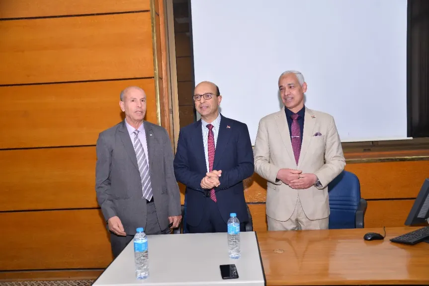 رئيس جامعة 