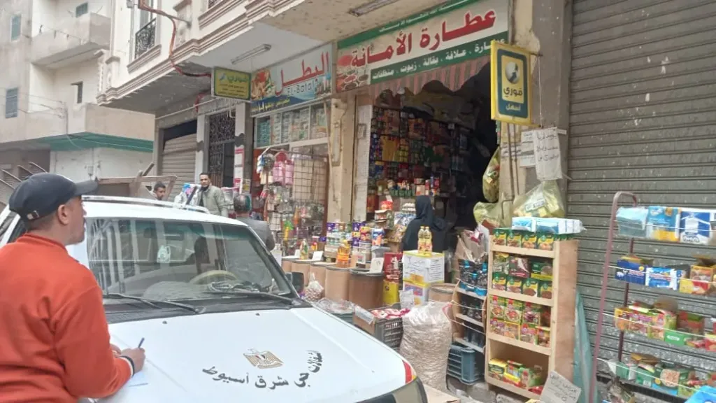 جانب من متابعه 