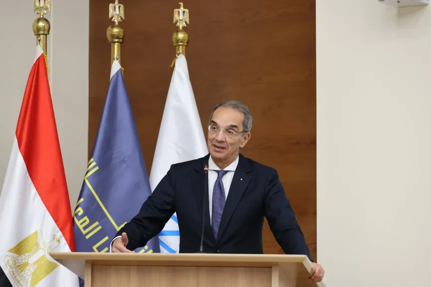 وزير الاتصالات 