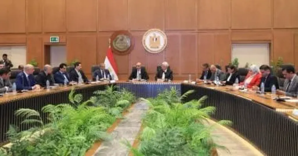 وزيرا التعليم والتعليم العالى مع رءساء تحرير الصحف والإعلاميين