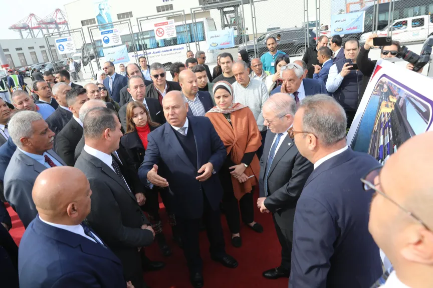 وزير الصناعة والنقل