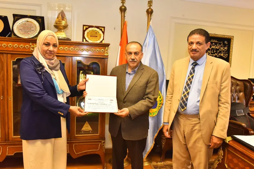 محافظ أسيوط 