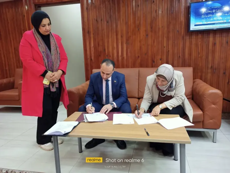 اثناء التوقيع 