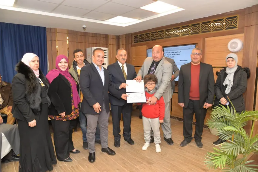محافظ أسيوط 