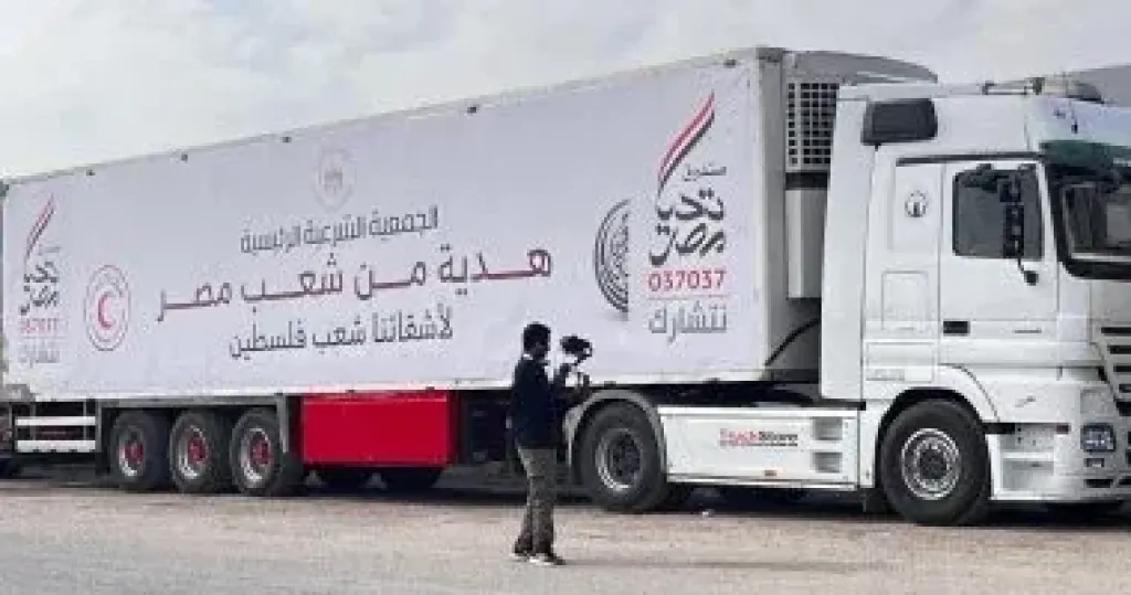 تواصل دخول الشاحنات إلى غزة