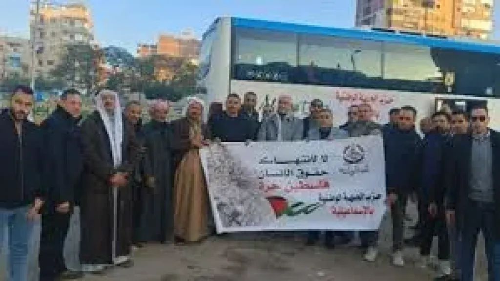 عشرات السيارات تعبر أنفاق تحيا مصر لغزة