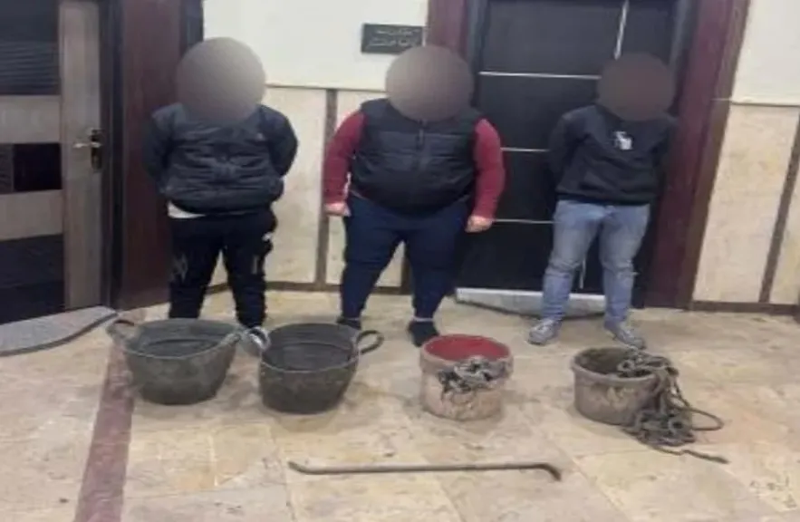 ضبط 3 أشخاص لقيامهم بالحفر والتنقيب عن الآثار