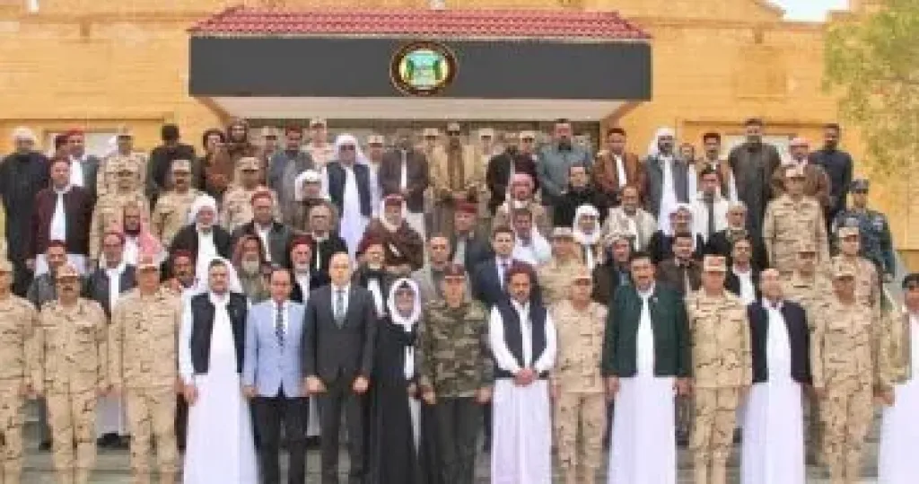 القوات المسلحه مع شيوخ وعواقل القبائل