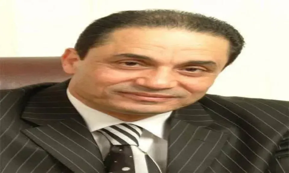 الدكتور سامى  عبد العزيز 