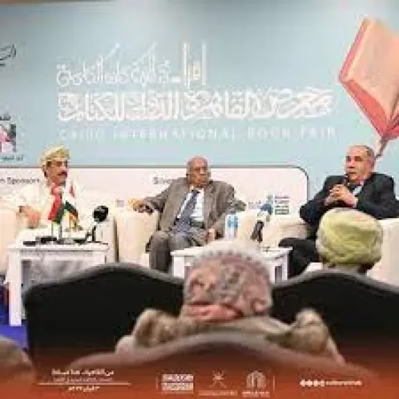 أحمد الرواحى مع محررة الأهرام العربي