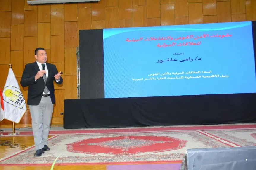 جانب من متابعه 