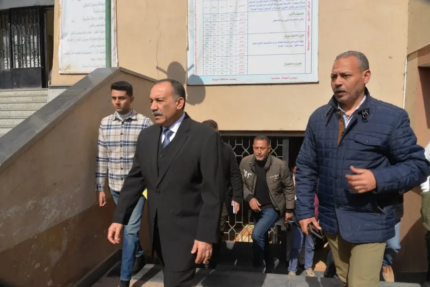 محافظ أسيوط  