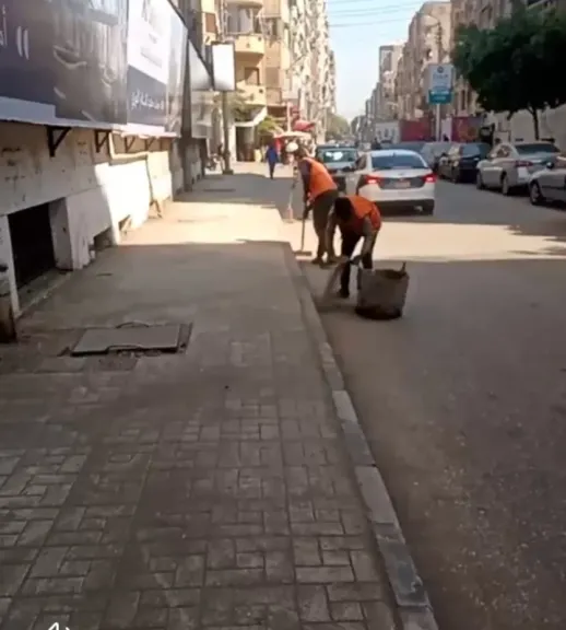 عمال النظافه بحي شرق