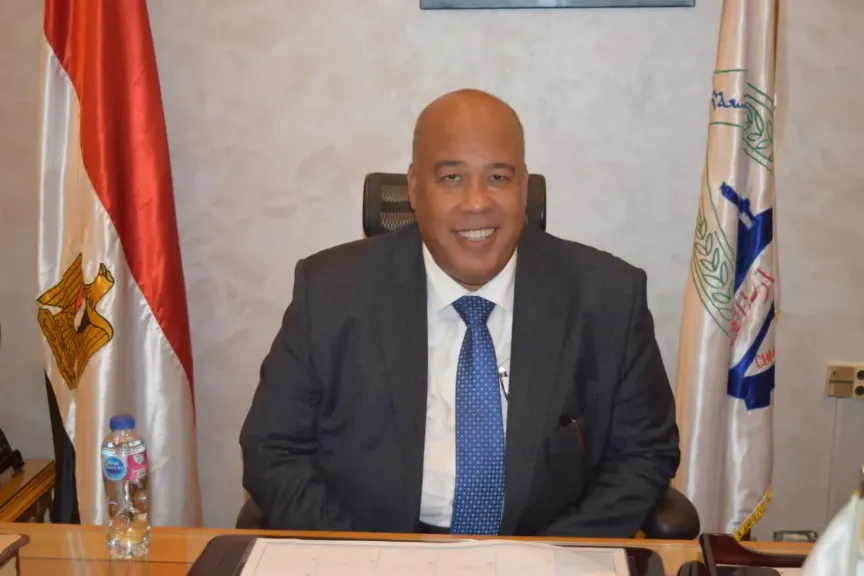 أيمن العشرى 