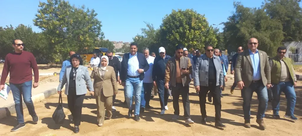 وفد لجنة الإسكان