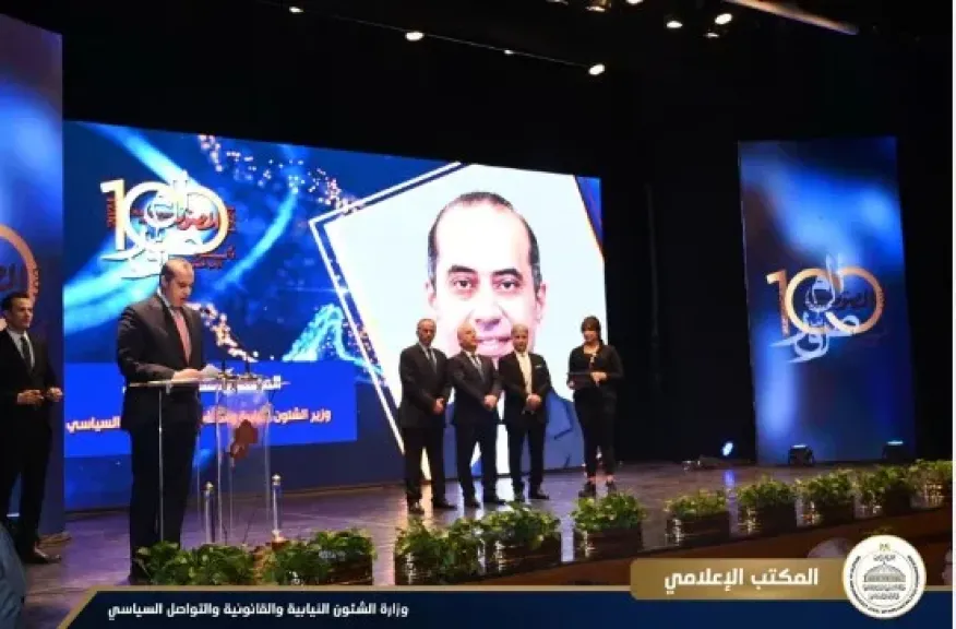 المستشار محمود فوزي وزير الشئون النيابية  فى إ حتفالية المصور