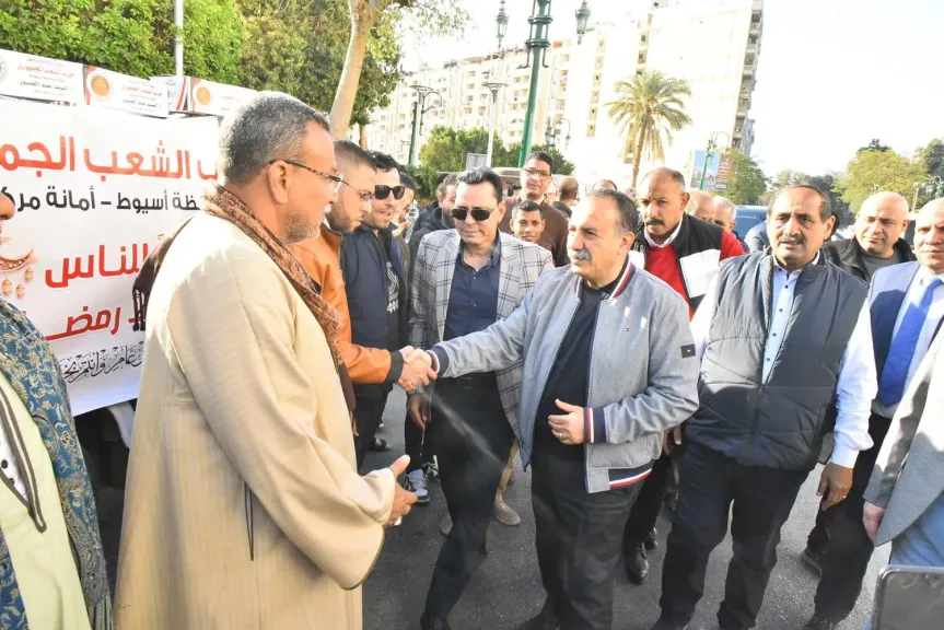 محافظ أسيوط 