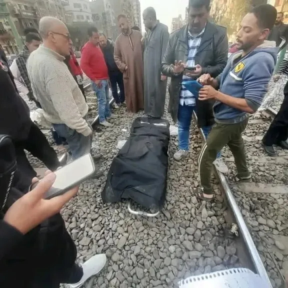 شاب يدهسه قطار القطار