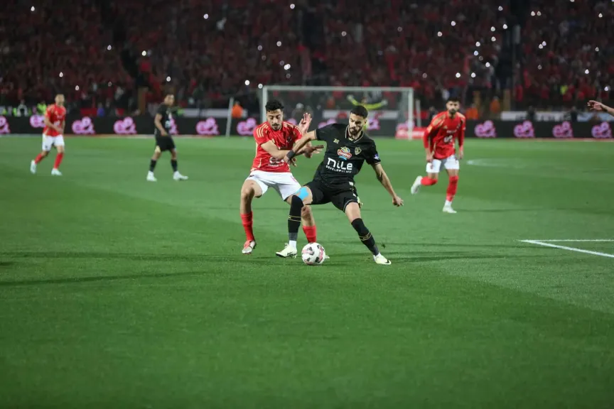الشوط الأول بين الأهلي والزمالك