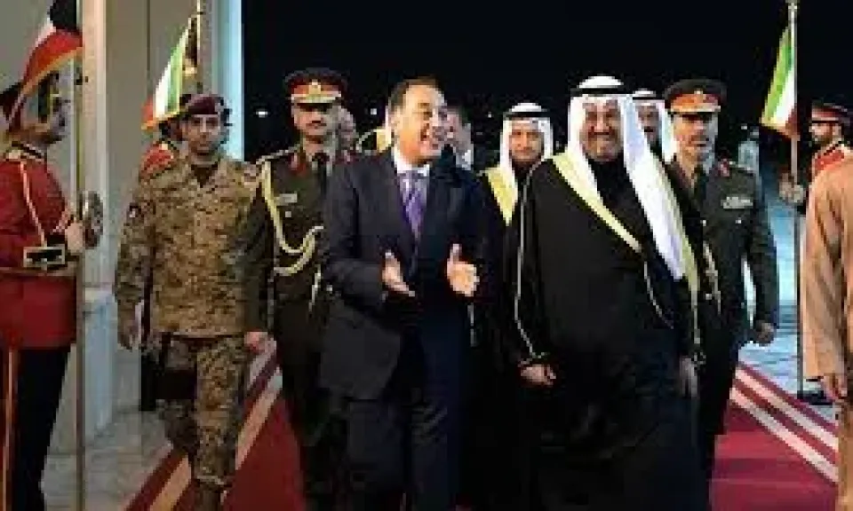 رئيس الوزراء يصل الكويت 