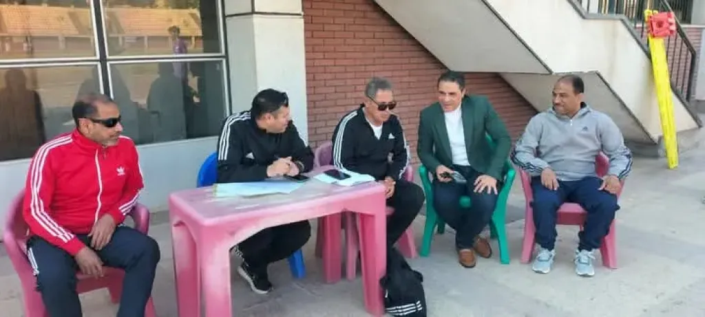 جانب من متابعه 