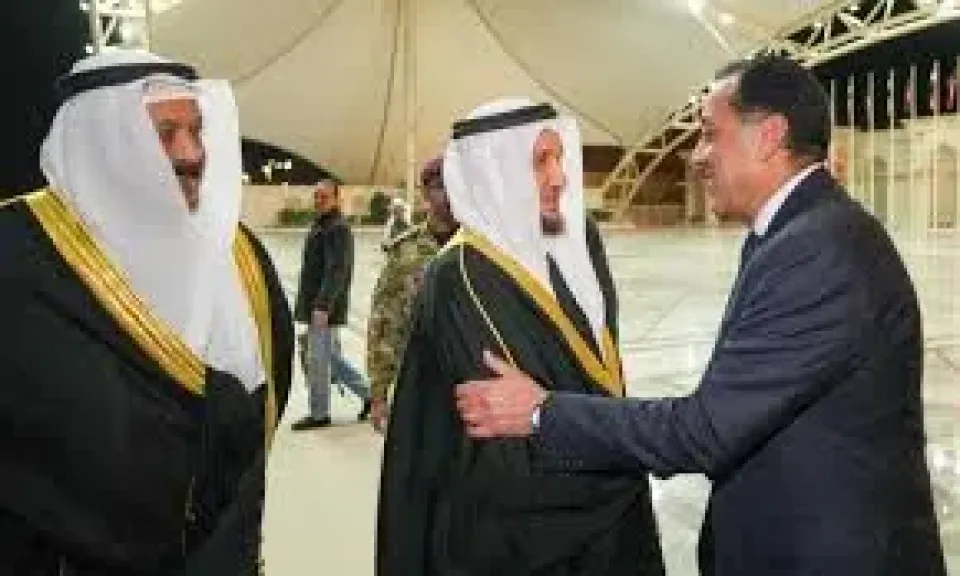 رئيس الوزراء يغادر الكويت 