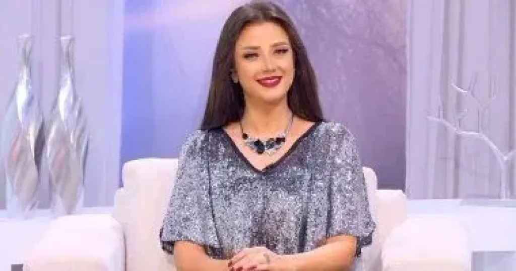 الإعلامية رضوى الشربيني