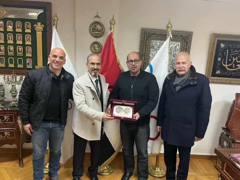إدريس يستقبل رئيس الاتحاد القطري للشراع والتجديف
