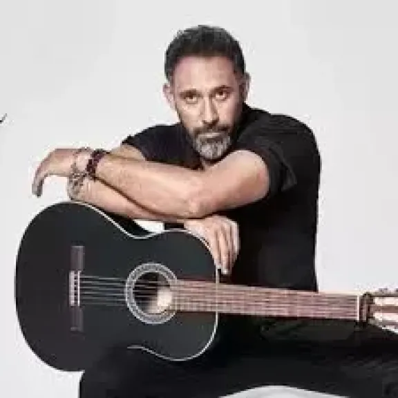 الملحن عمرو مصطفى 