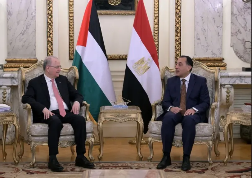 رئيس الوزراء  ونظيرة الفلسطينى