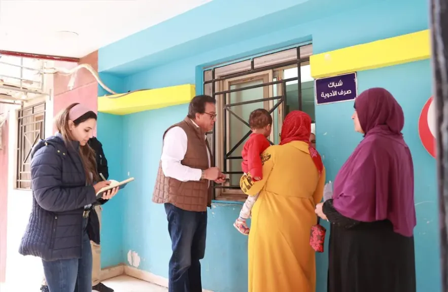 وزير الصحة يفاجئ مركزي طب أسرة في الأسمرات بزيارة مفاجئة