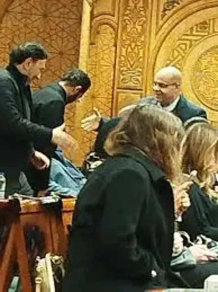 أكرم القصاص في عزاء والد دينا كُريم