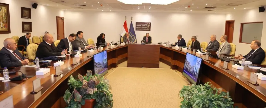 اجتماع وزير الاتصالات 