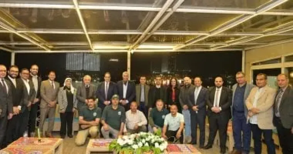 رئيس جامعة القاهرة يشارك أسرة نادى أعضاء هيئة التدريس مأدبة سحور