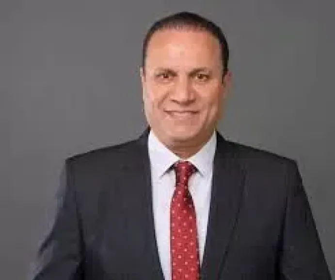 النائب زكي عباس