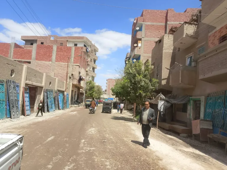 جانب من متابعه 