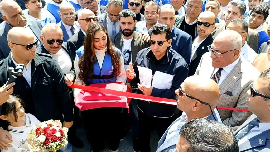 افتتاح الوزير مركز شباب محمد صلاح في نجريج