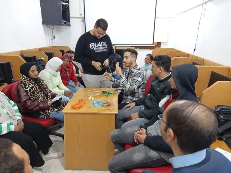 ختام الدورة التدريبية على أساسيات الشبكات للعاملين بمراكز المعلومات بصحة البحر الأحمر