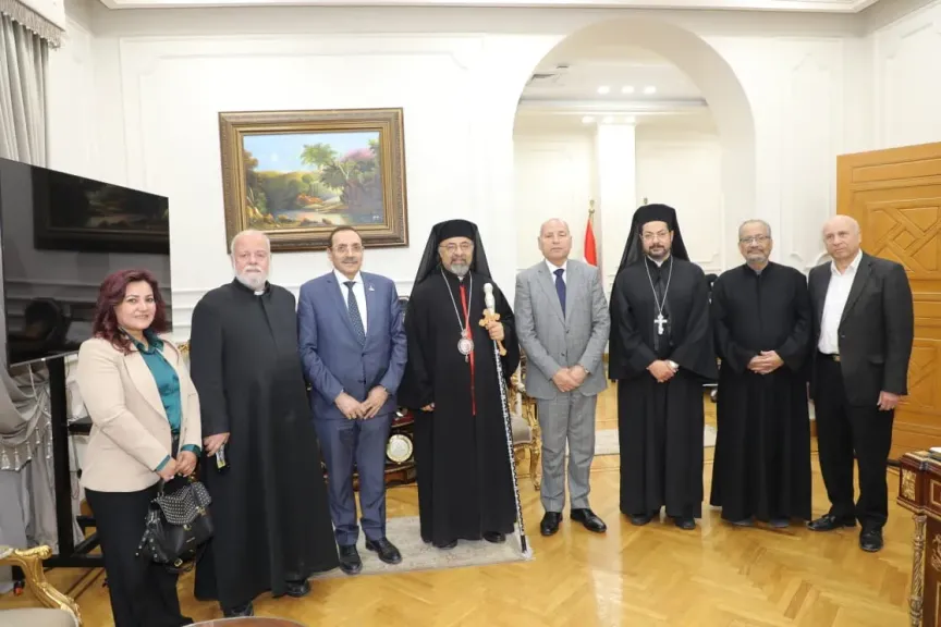 محافظ القاهرة يستقبل بطريرك الاسكندرية للاقباط