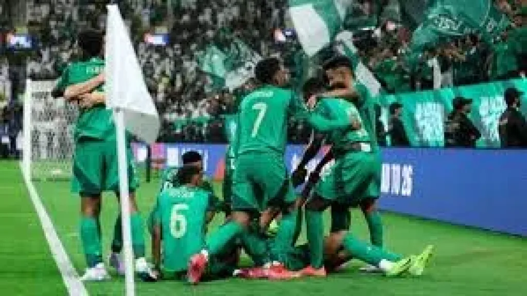 سالم الدوسري في مباراة اليابان ضد السعودية