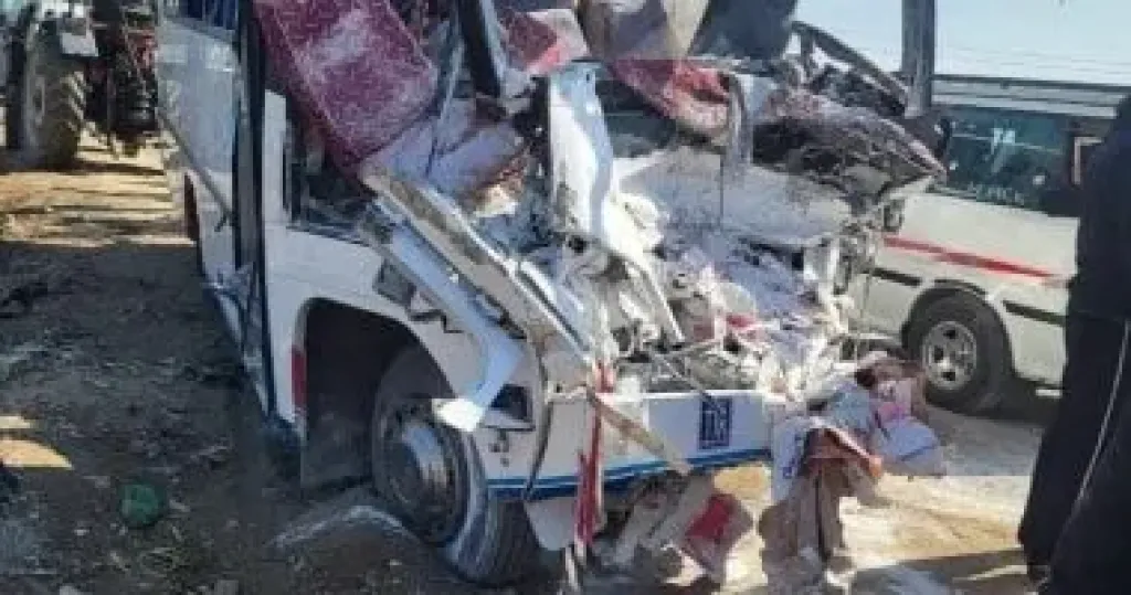 إصطدام سيارة بإحدى الفتيات- ارشيفية