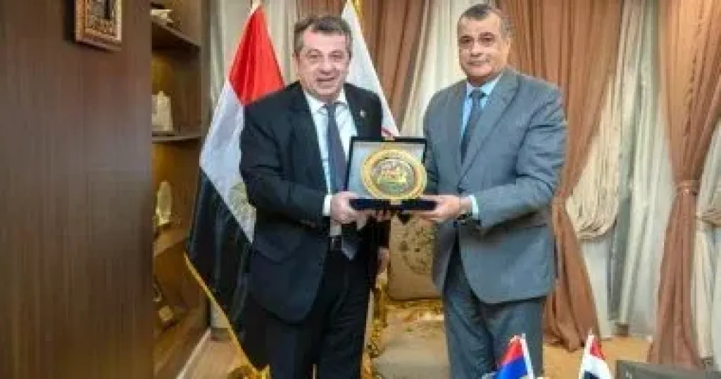 وزير الإنتاج الحربي يستقبل السفير الأرميني لبحث أوجه التعاون المشترك