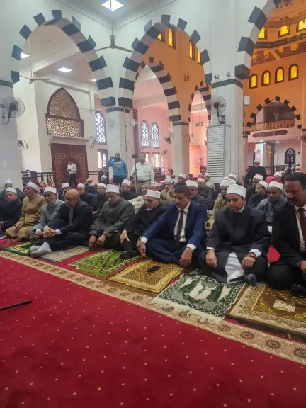 جانب من متابعه 